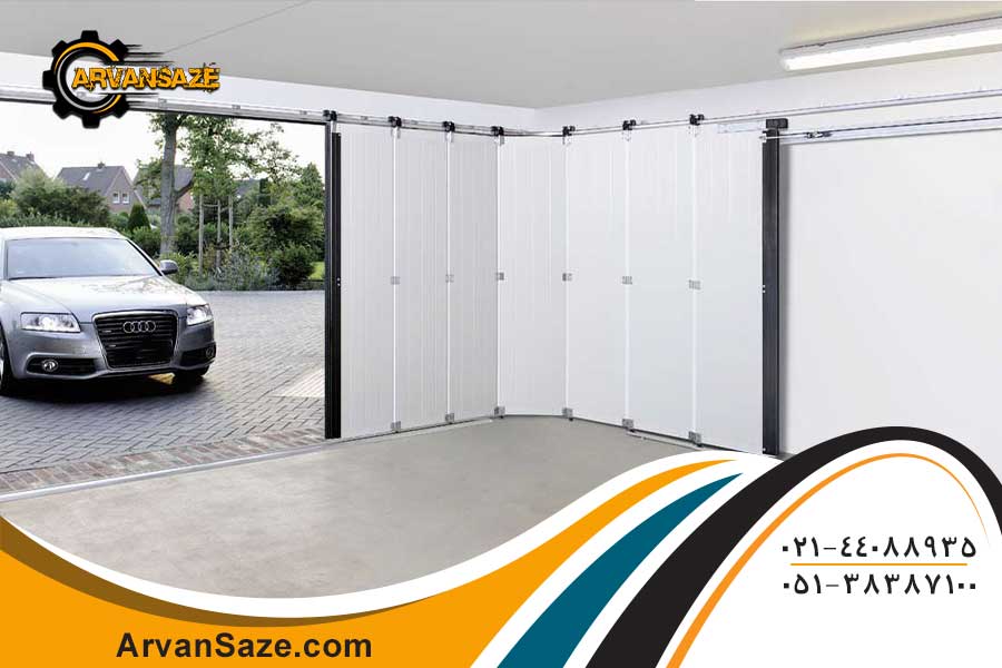 درب پارکینگ اتوماتیک به صورت درب ریلی 90 درجه نصب شده در ورودی گاراژ ساختمان